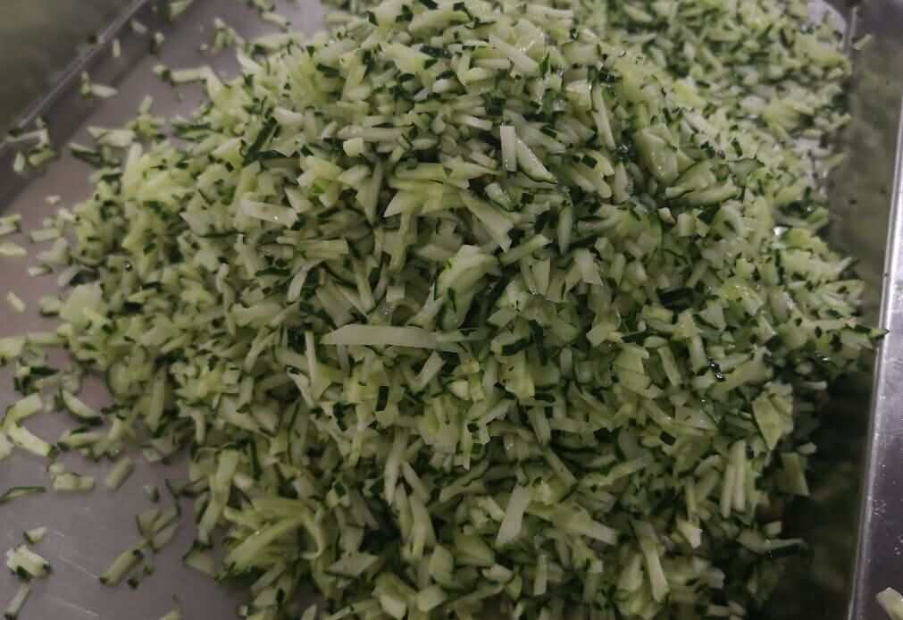 熟肉切片机三次切黄瓜不规则段